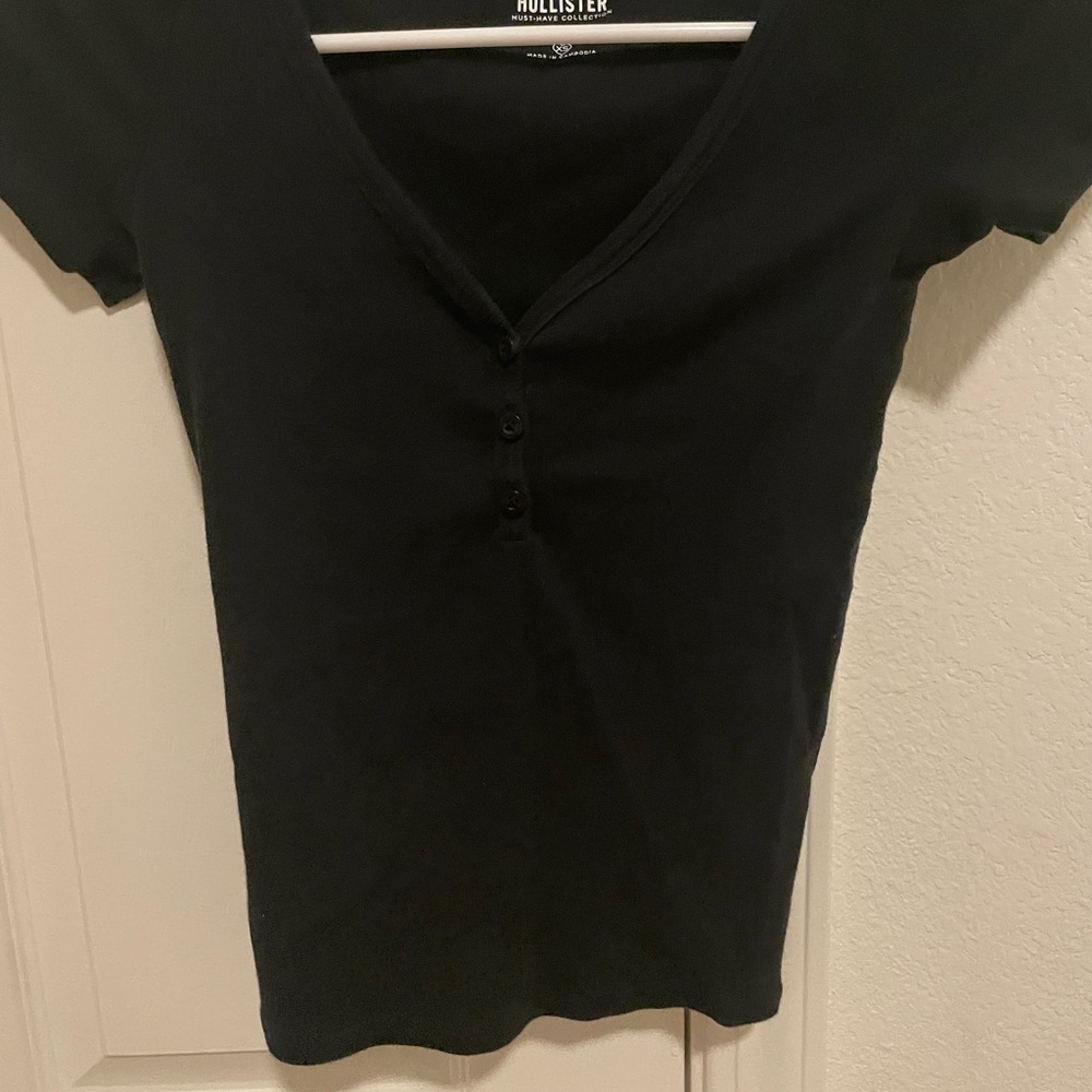 Hollister Women's Black Buttoned V-Neck Blouse
